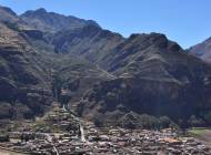 Pisac e as ruínas incas que sobem toda a montanha, no Valle Sagrado, nas proximidades de Cusco, no Peru